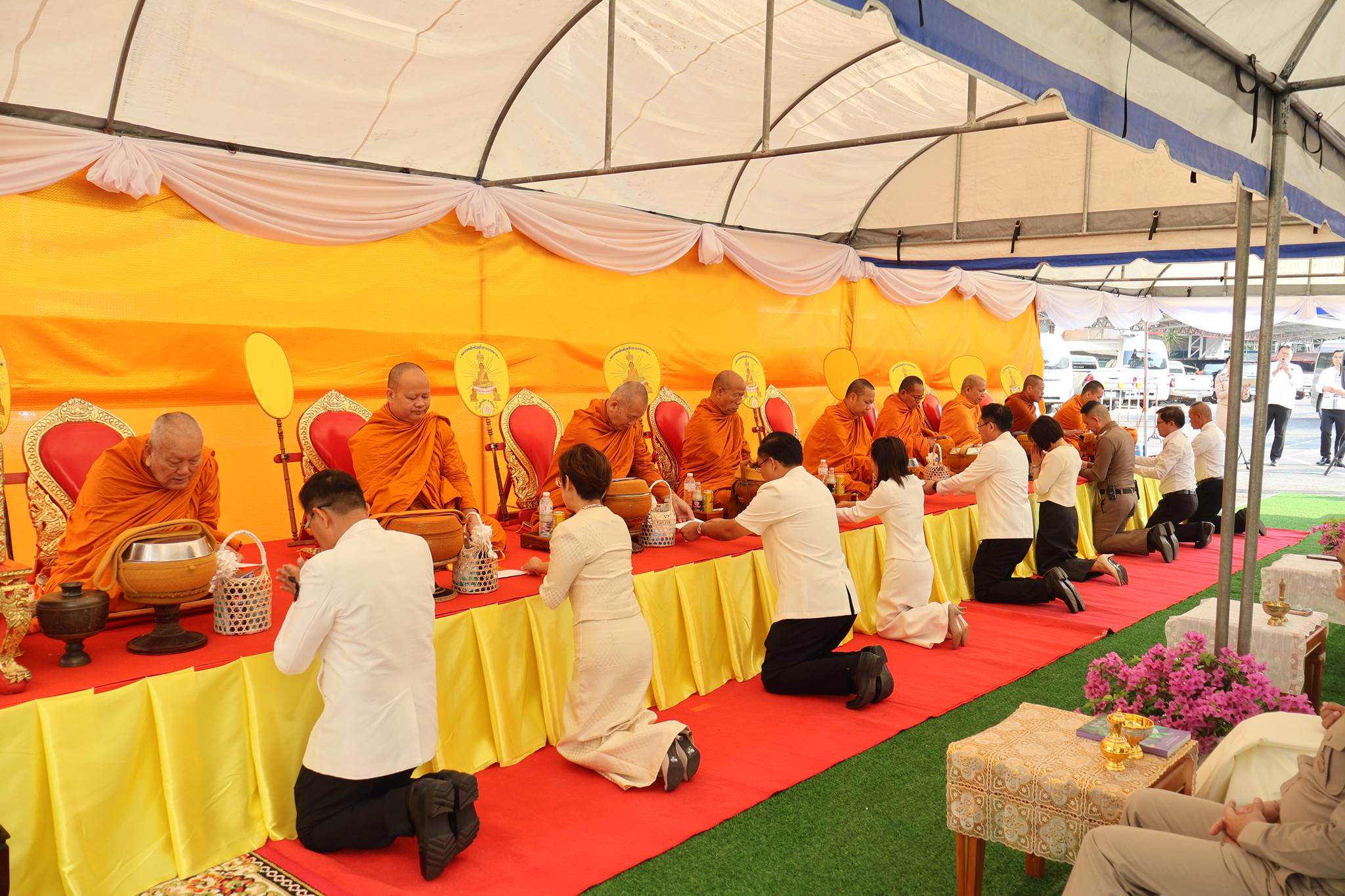 title - ส.ป.ก.ยโสธร ร่วมพิธีทำบุญตักบาตร  ณ ศาลากลางจังหวัดยโสธร เนื่องในโอกาสวันขึ้นปีใหม่ 2569 และกิจกรรมโครงการผู้ว่าฯ พาเติมบุญ หนุนนำวิถีพุทธ